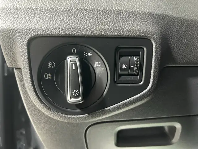 Volkswagen Golf Sportsvan view 14