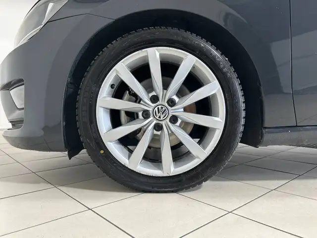Volkswagen Golf Sportsvan view 6