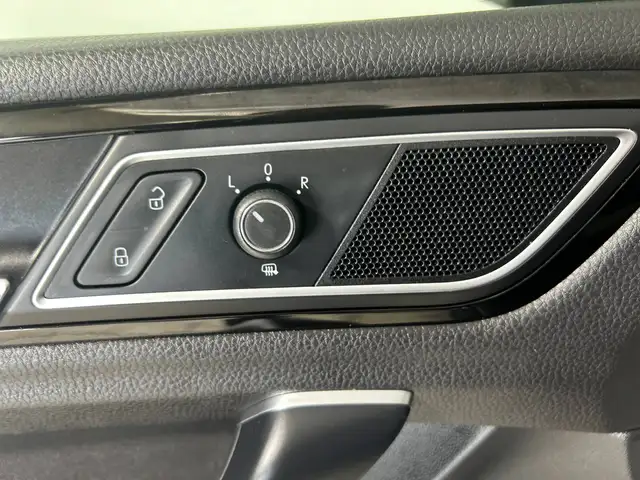 Volkswagen Golf Sportsvan view 13