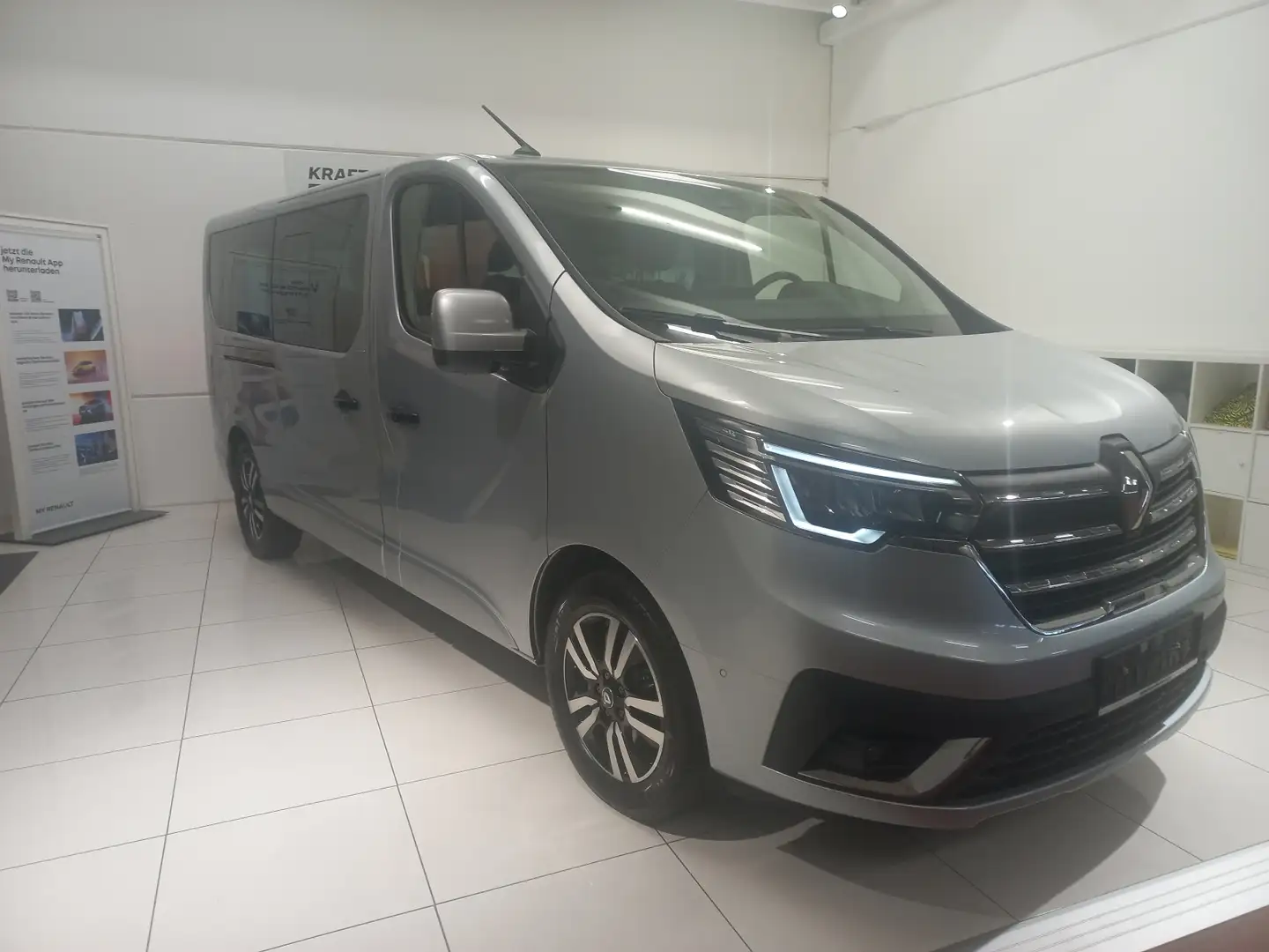 Renault Trafic Trafic Grand Spaceclass Blue dCi 170 EDC Grau - 2