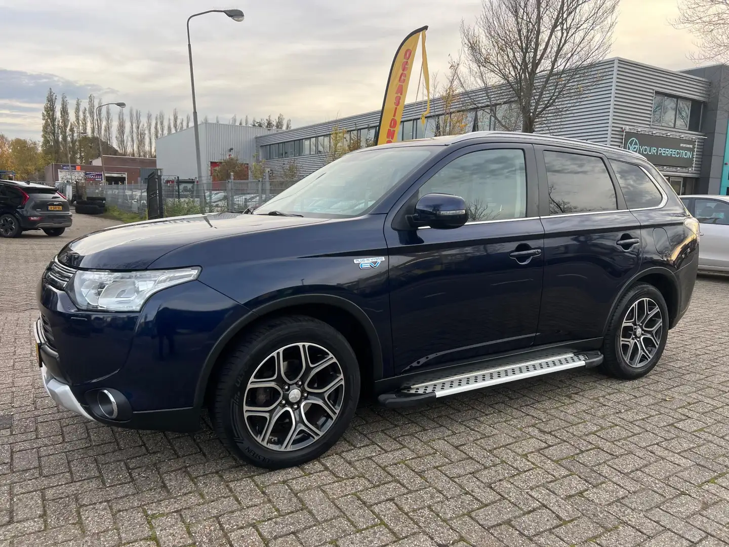 Mitsubishi Outlander 2.0 PHEV Limited Edition X-Line Bleu - 2