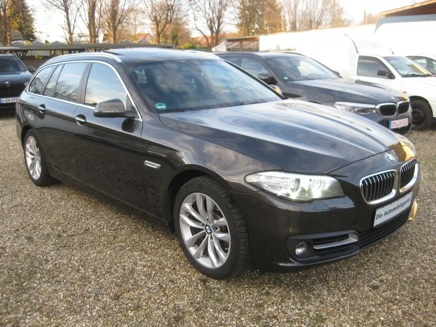 BMW 525 d Touring/Navi Prof/Pano/Xenon/Scheckheft Brown - 2