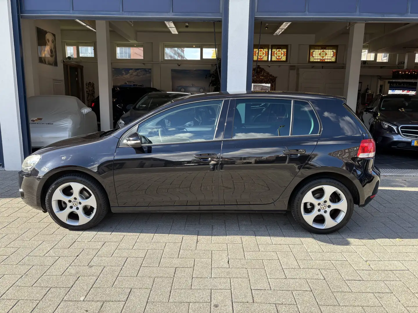 Volkswagen Golf 1.2 TSI Tour AIRCO/CRUISE/NW APK 09-2026 Noir - 2