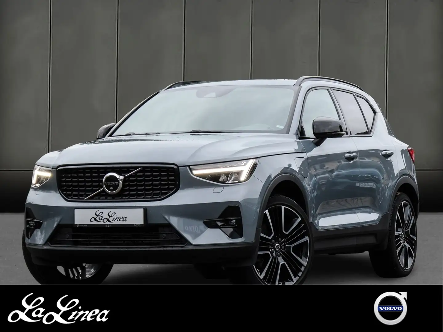 Volvo XC40 T5 Ultimate Dark Recharge Plug-In Hybrid Grau - 1