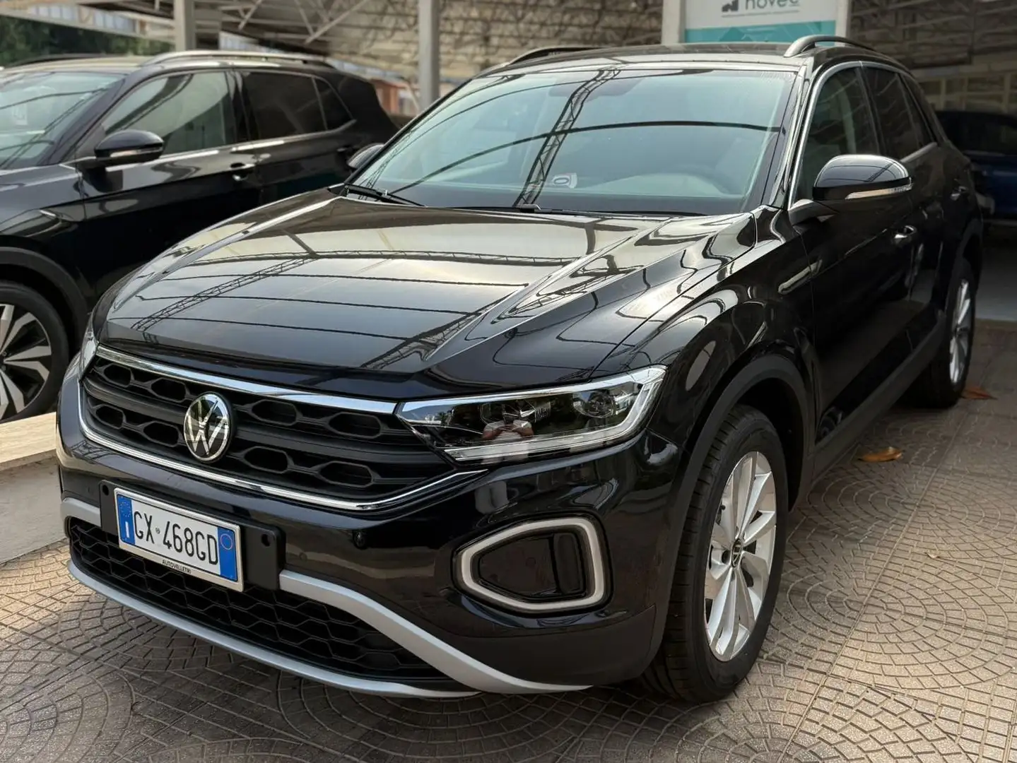 Volkswagen T-Roc T-Roc 1.0 tsi Edition Plus 115cv Noir - 1