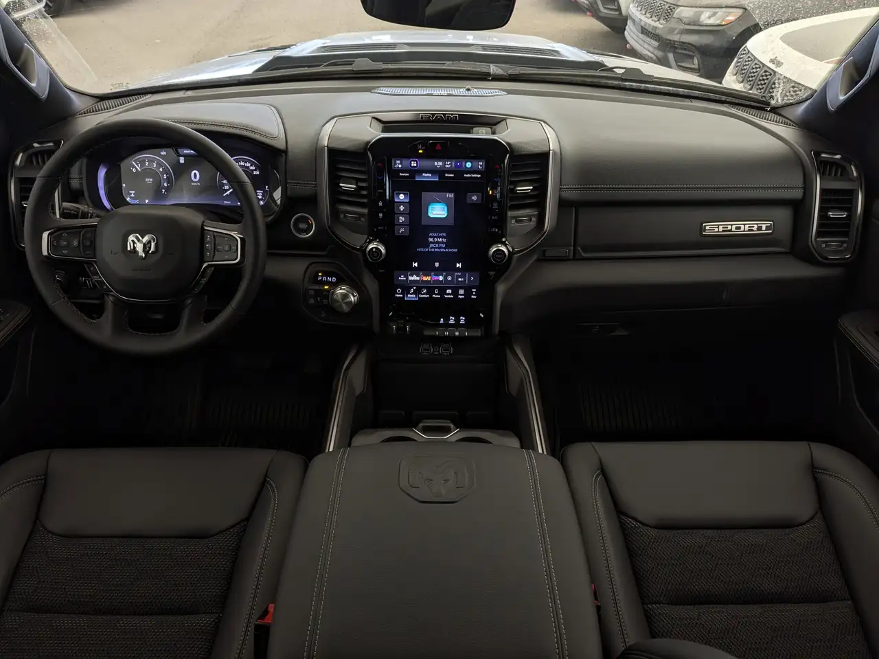 RAM 1500 снимка RAM 1500