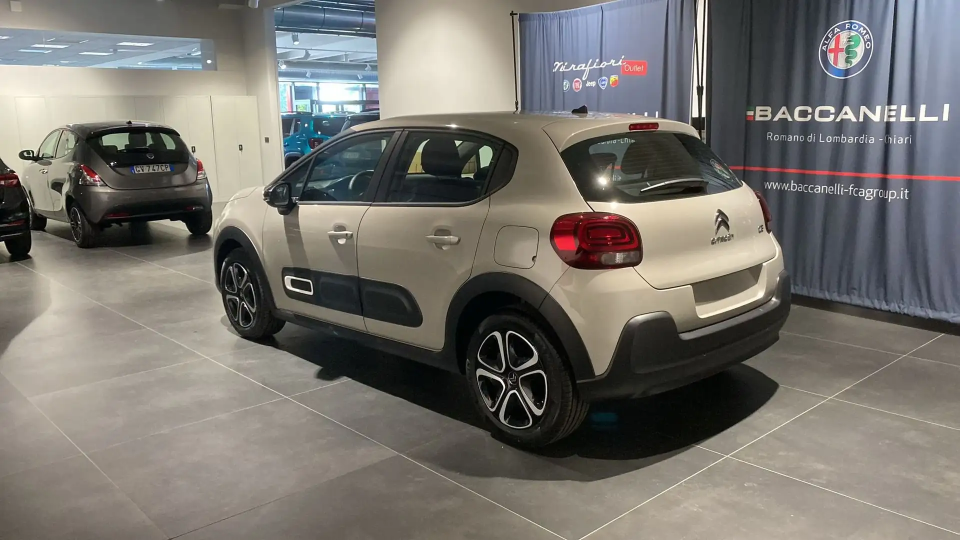 Citroen C3 PureTech 83 S&S Plus Beige - 2