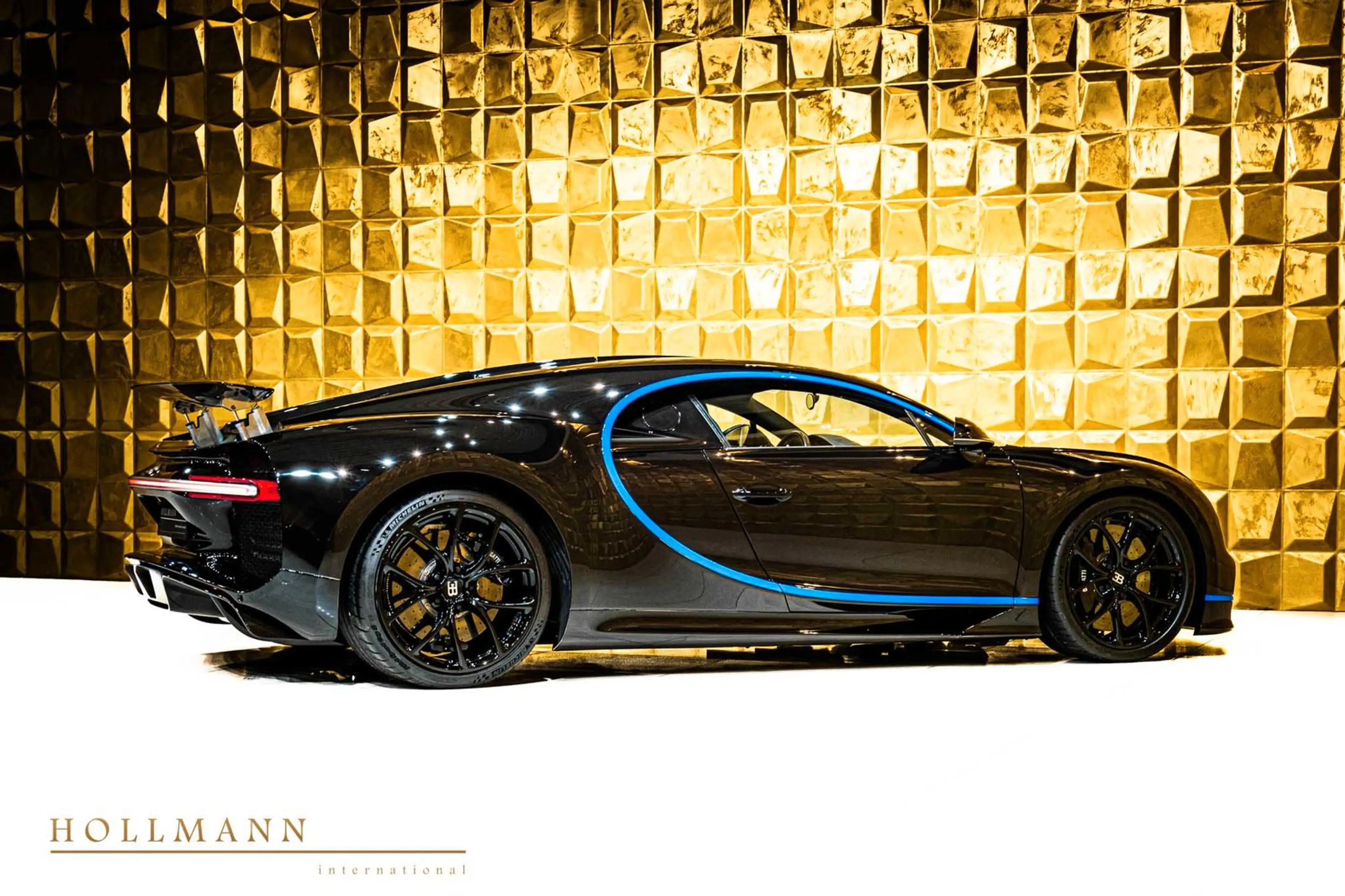 Bugatti Chiron + W16 + 1500 PS + FULL CARBON FIBRE + — photo 15