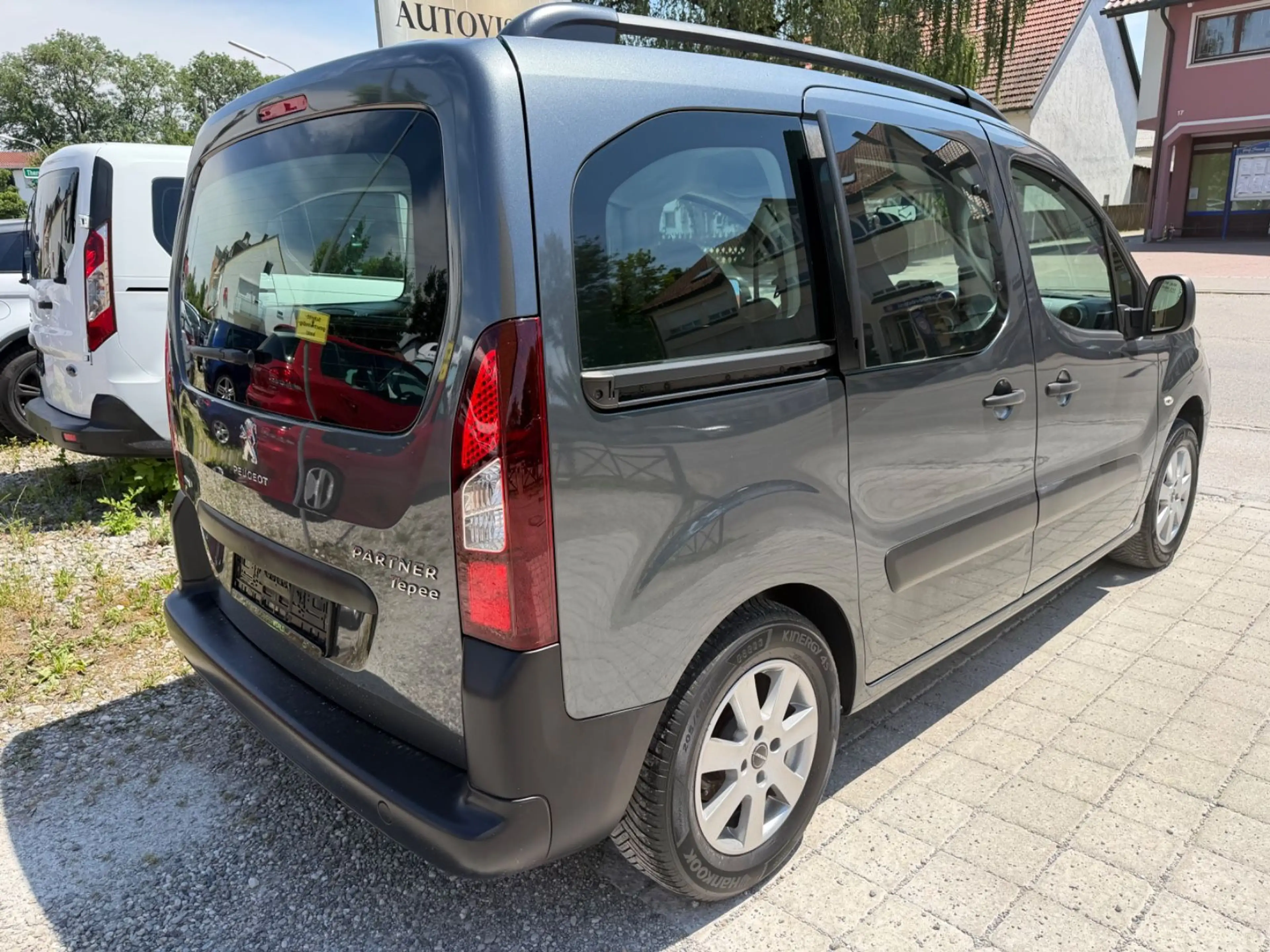 Peugeot Partner Allure 1.2 e-THP Pure Tech — photo 3