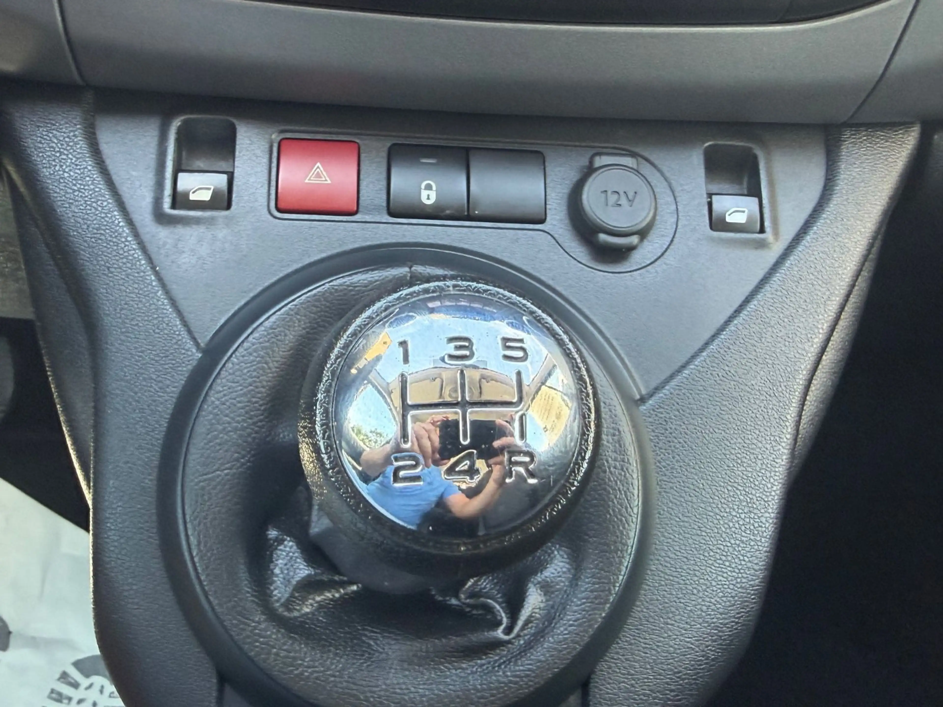 Peugeot Partner Allure 1.2 e-THP Pure Tech — photo 14