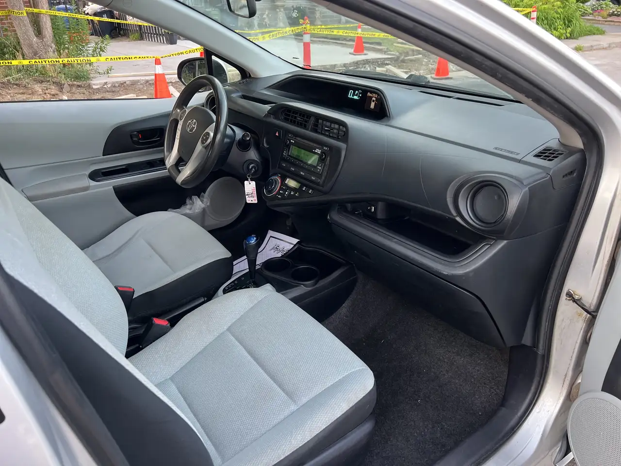 Toyota Prius c снимка Toyota Prius c