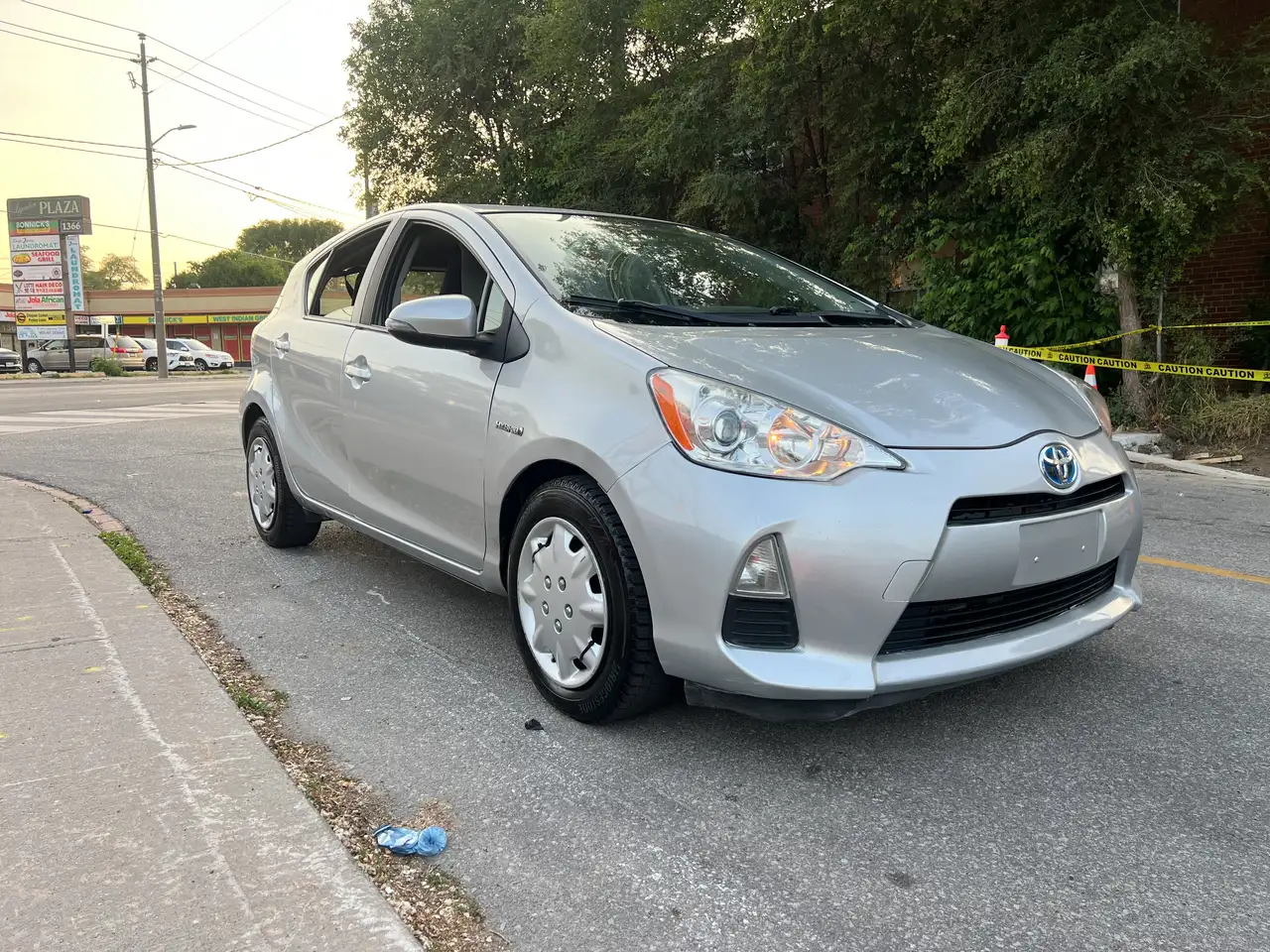 Toyota Prius c снимка Toyota Prius c