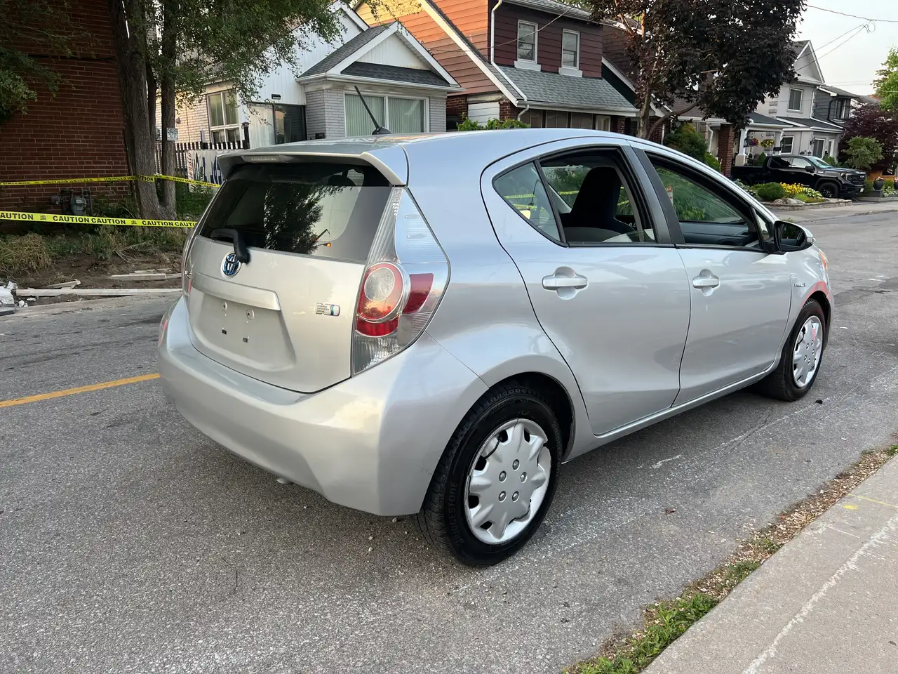 Toyota Prius c снимка Toyota Prius c