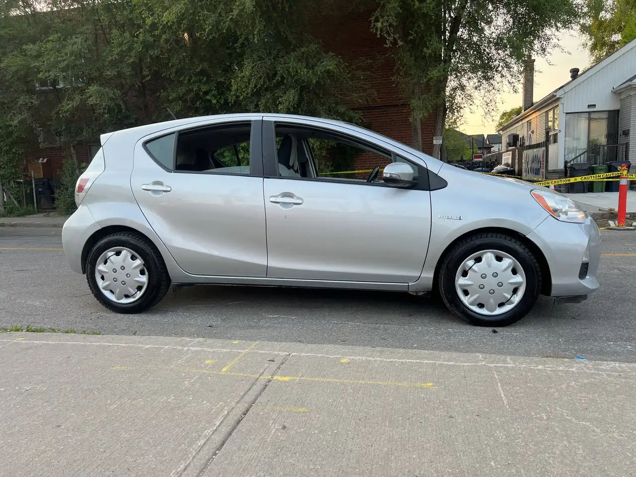 Toyota Prius c снимка Toyota Prius c
