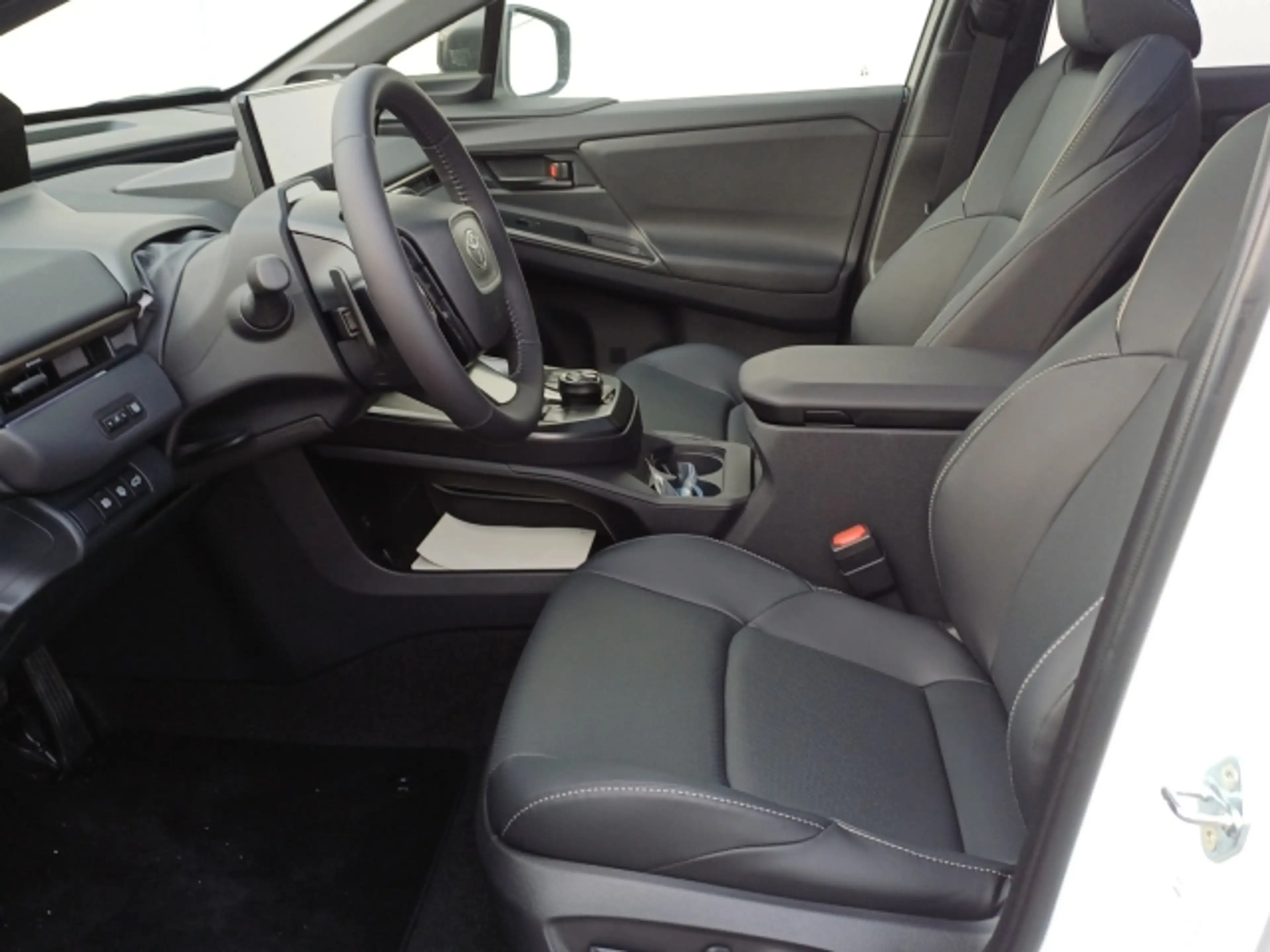 Toyota bZ4X BEV 165kW 4x2 Lounge !! prompt verfügbar !! — photo 6