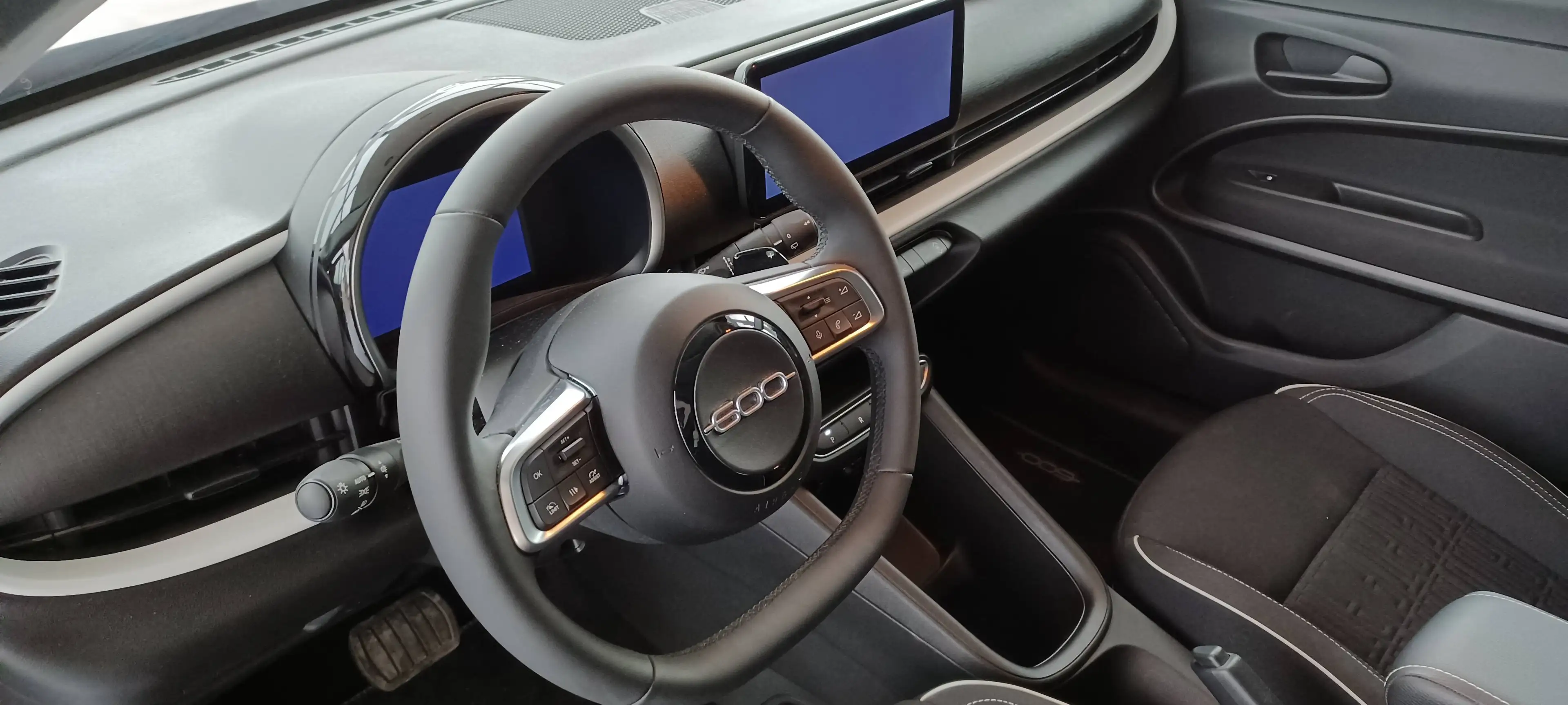 Fiat 600 600 1.2 Hybrid DCT — photo 7