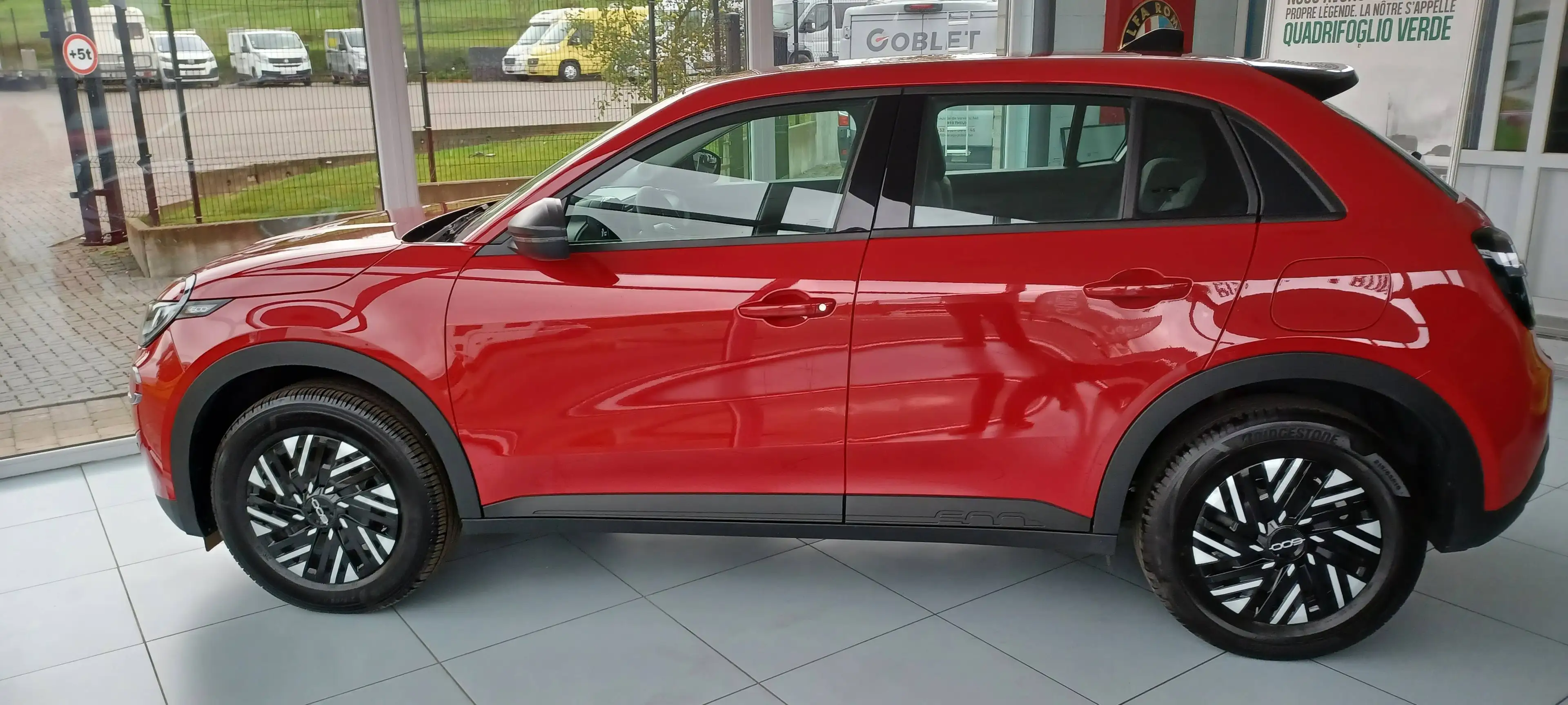 Fiat 600 600 1.2 Hybrid DCT — photo 2