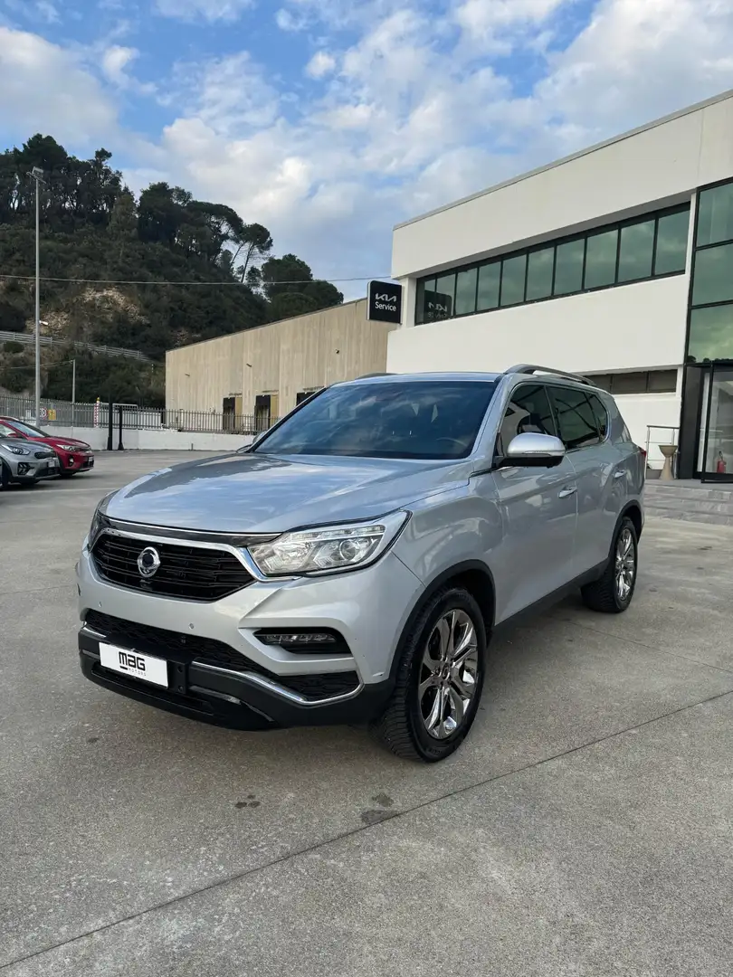 SsangYong Rexton 2.2 4WD Dream aut. Gris - 2