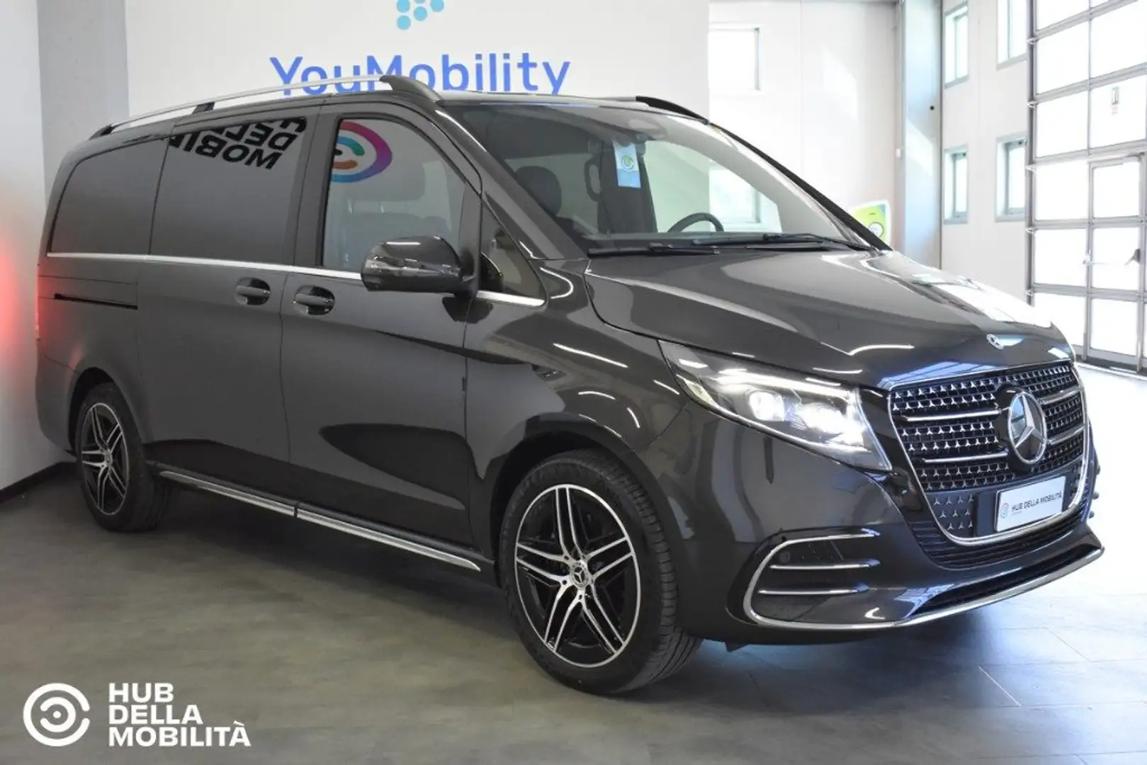 Mercedes-Benz V 250 d Automatic Avantgarde Long AMG Line Grigio - 2