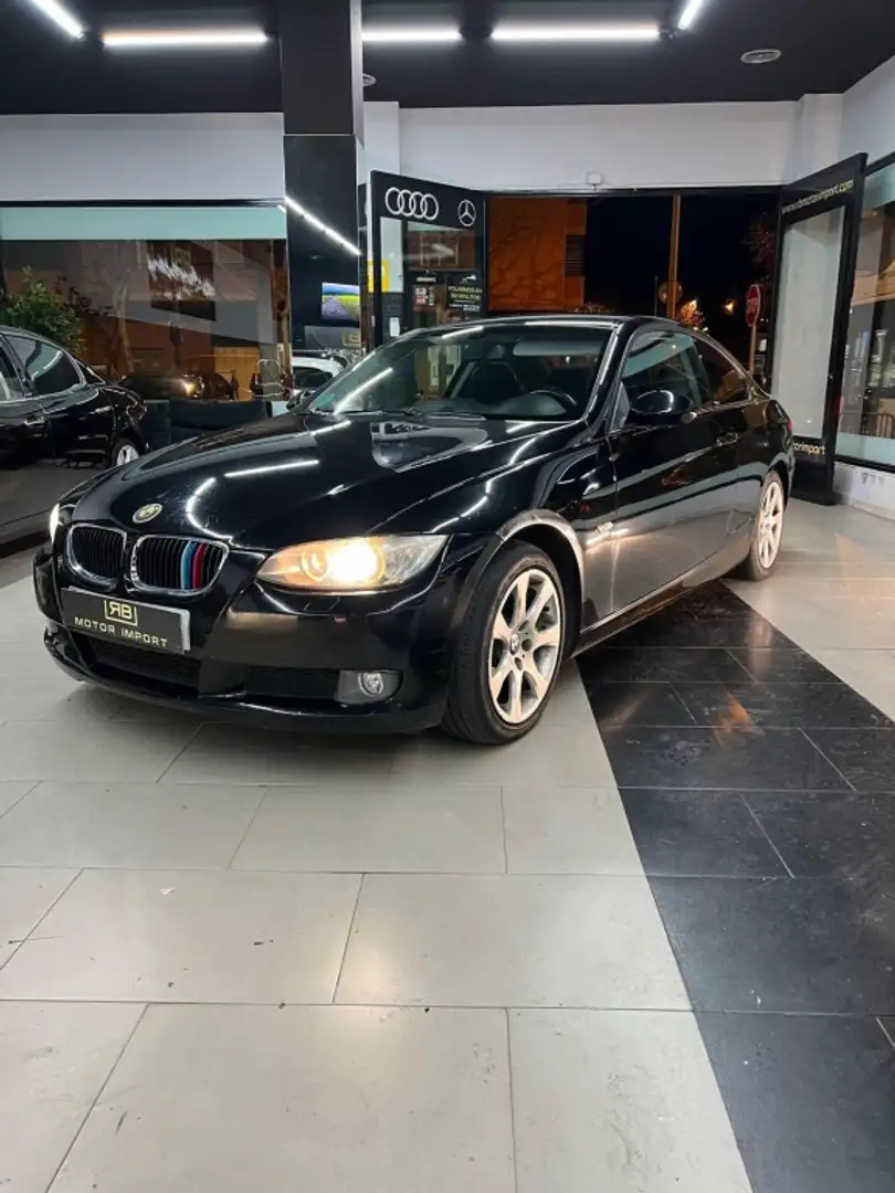 BMW 320 320i Coupé Aut. Zwart - 1