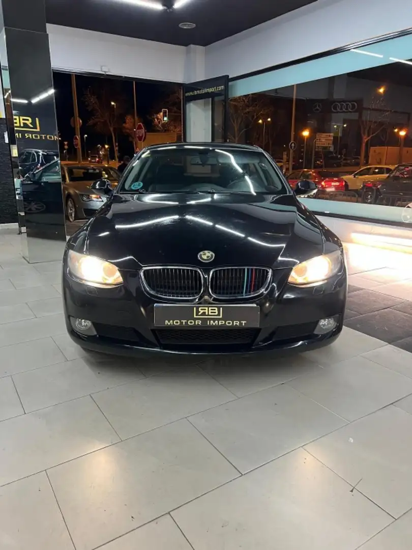BMW 320 320i Coupé Aut. Zwart - 2