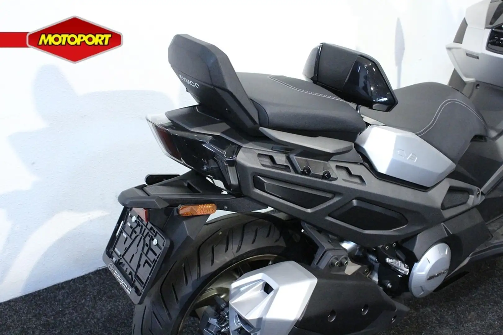 Kymco CV3 550 Zilver - 2