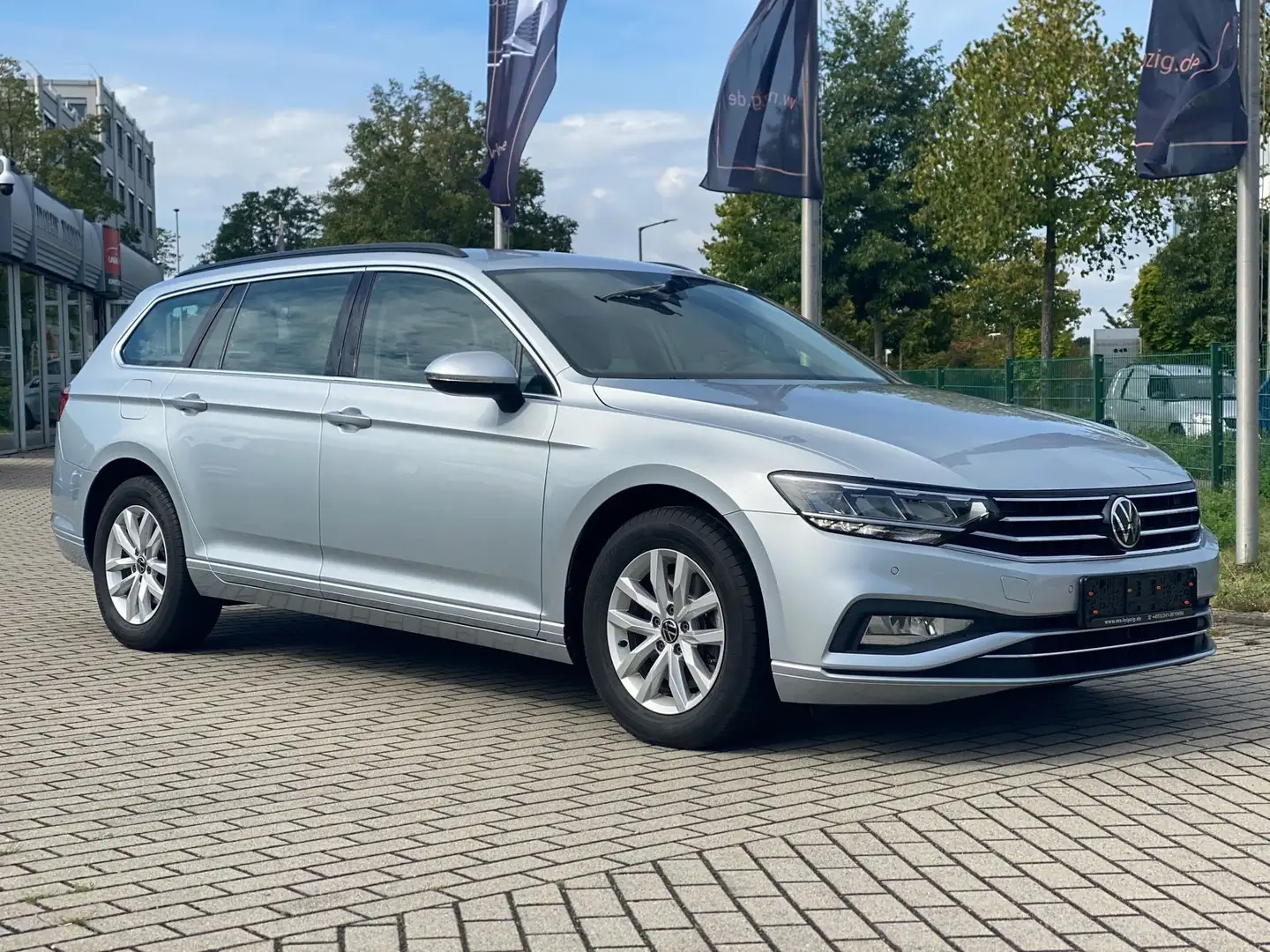 Volkswagen Passat Variant Business 2.0 TDI DSG ACC LED Navi Gris - 2