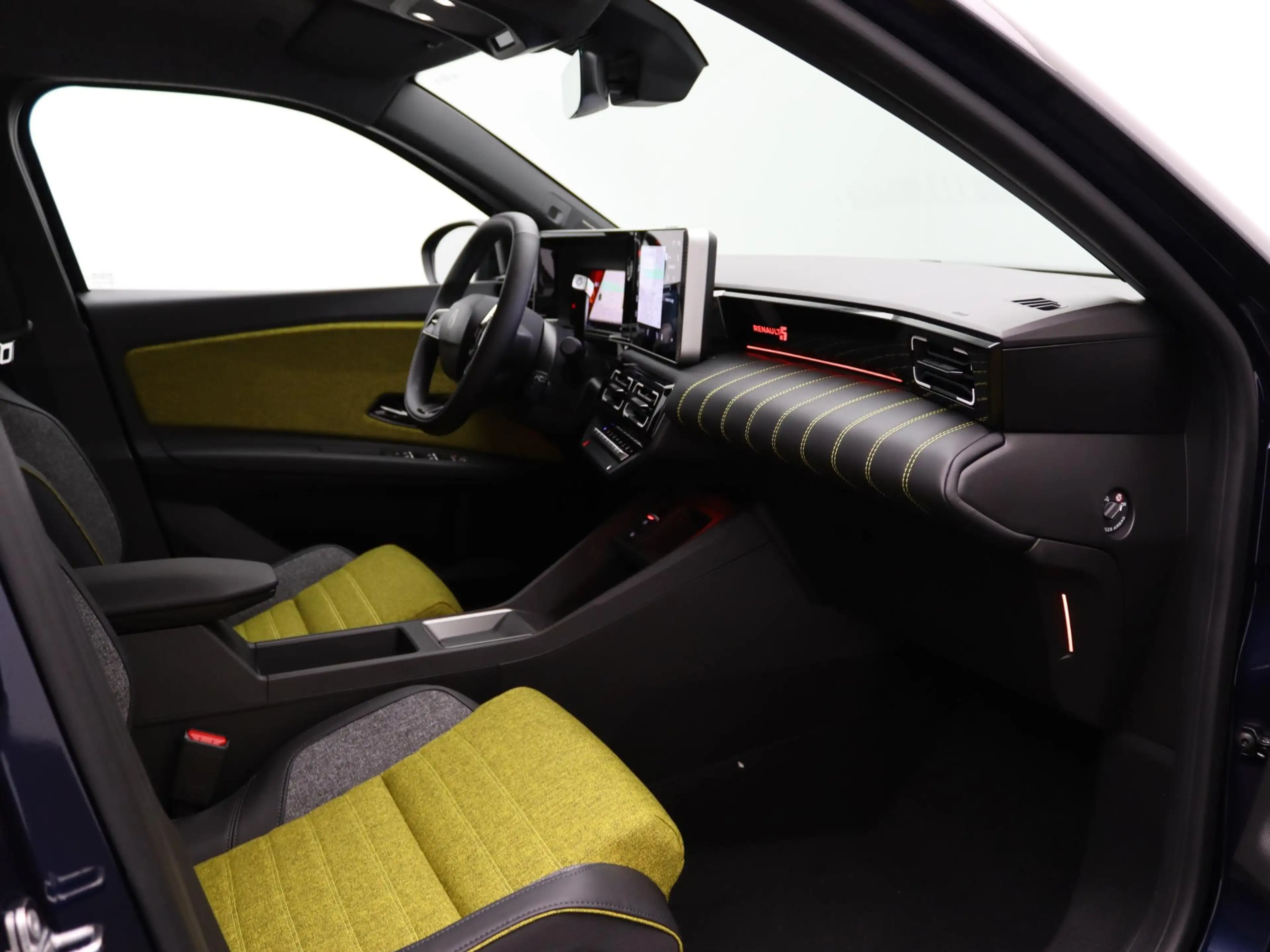 Renault R 5 comfort range iconic cinq 52 kWh — photo 11