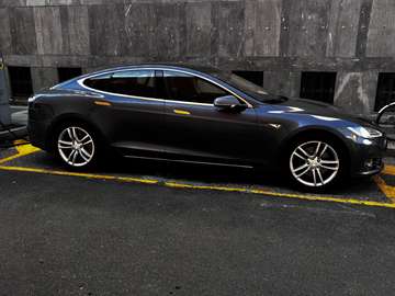 TESLA MODEL S 85 kWh 2014 - 7 POSTI