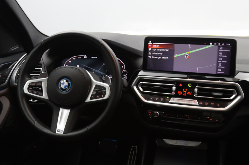 BMW X3 xDrive30e High Executive 293 PK M-Sport PHEV, Pano — photo 2