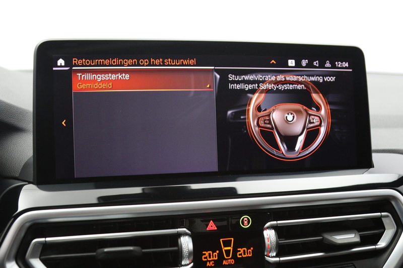 BMW X3 xDrive30e High Executive 293 PK M-Sport PHEV, Pano — photo 36