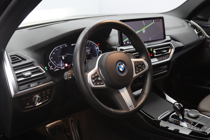 BMW X3 xDrive30e High Executive 293 PK M-Sport PHEV, Pano — photo 9
