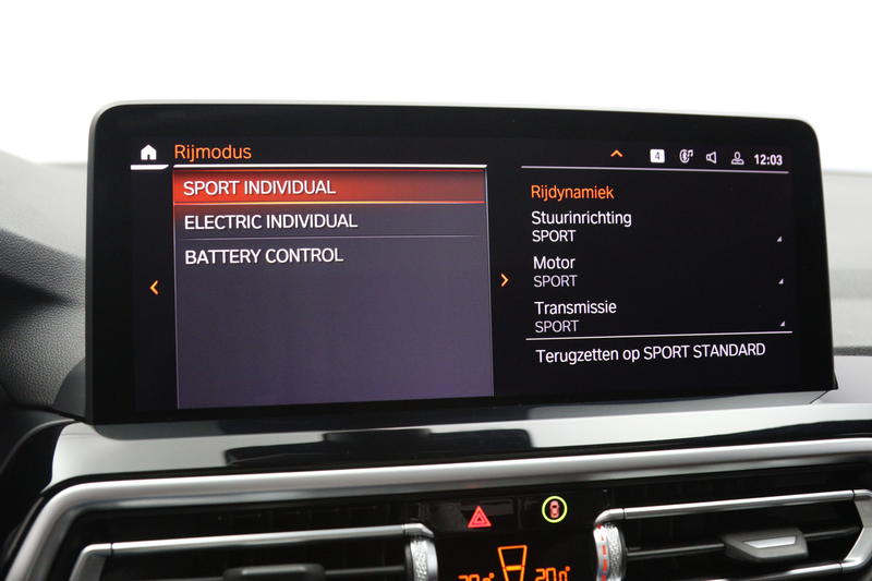 BMW X3 xDrive30e High Executive 293 PK M-Sport PHEV, Pano — photo 32