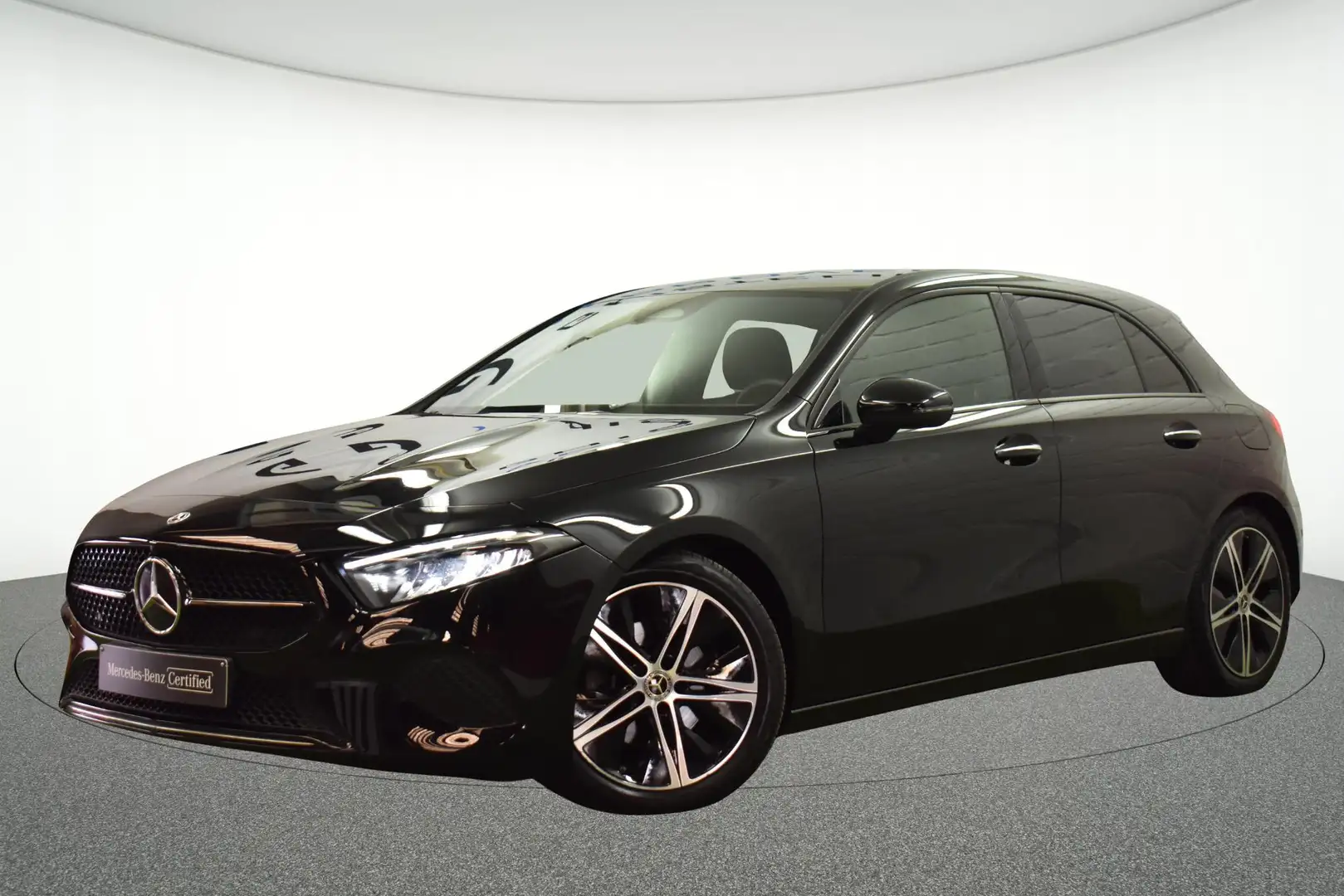 Mercedes-Benz A 180 A d Luxury Line Zwart - 1