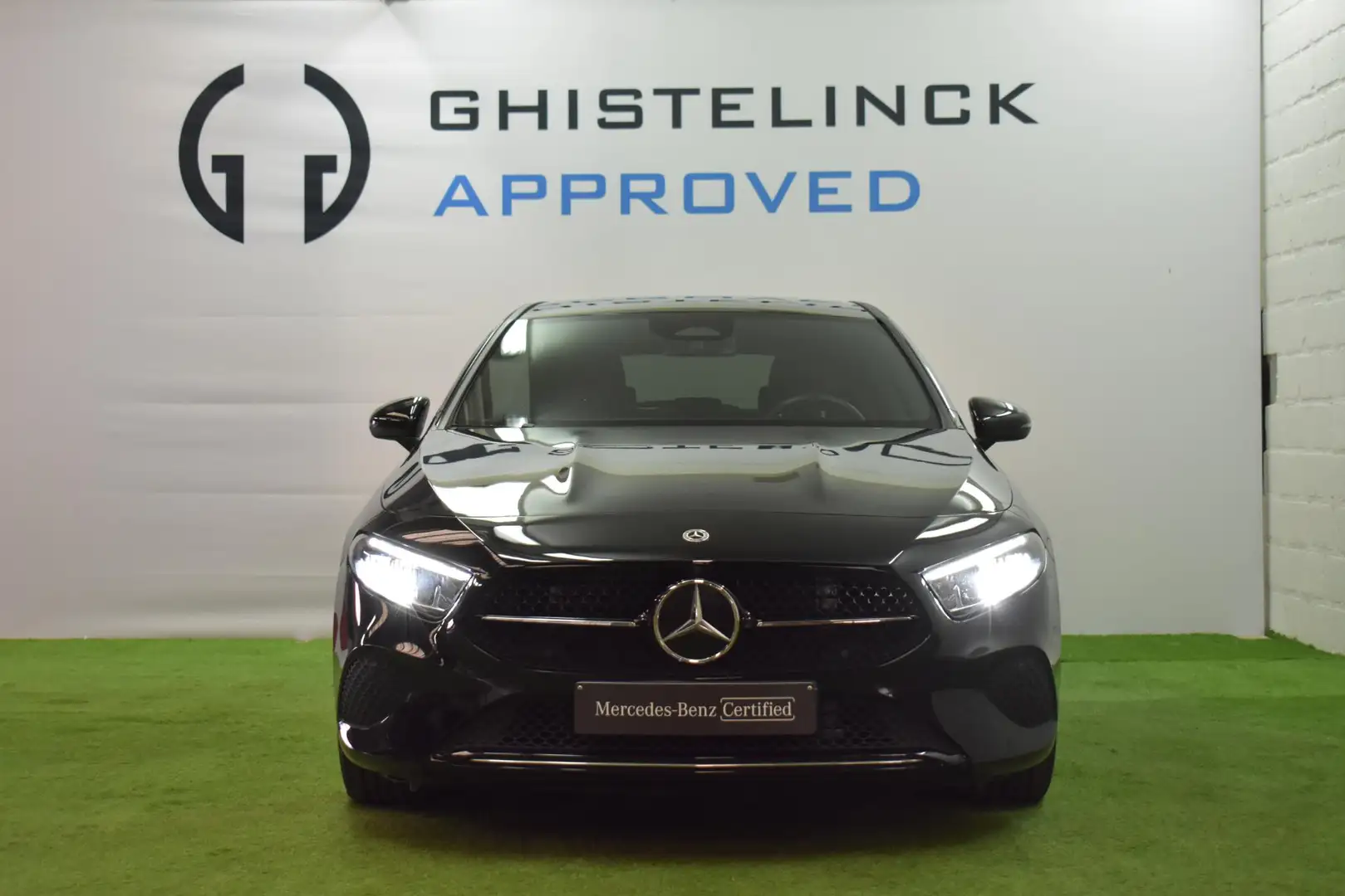 Mercedes-Benz A 180 A d Luxury Line Zwart - 2