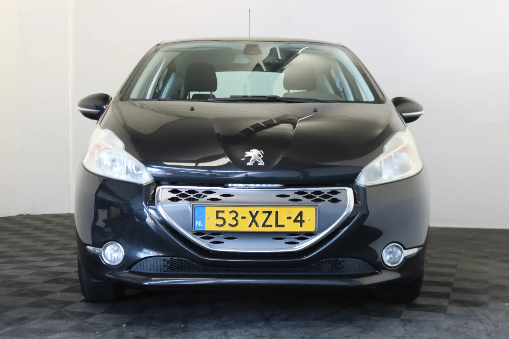 Peugeot 208 1.4 e-HDi Active |Cruise|Trekhaak| Fekete - 2