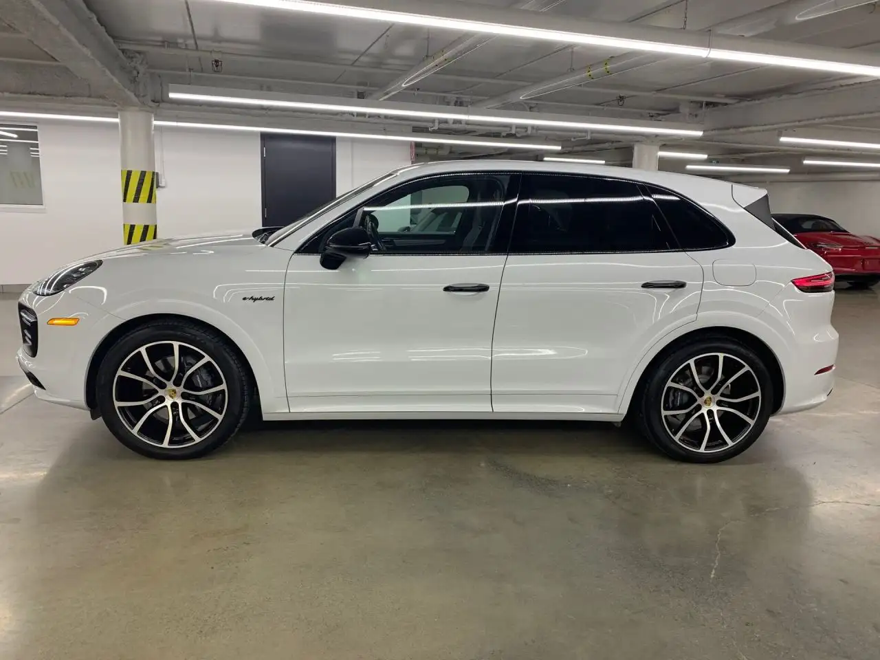 Porsche Cayenne снимка Porsche Cayenne