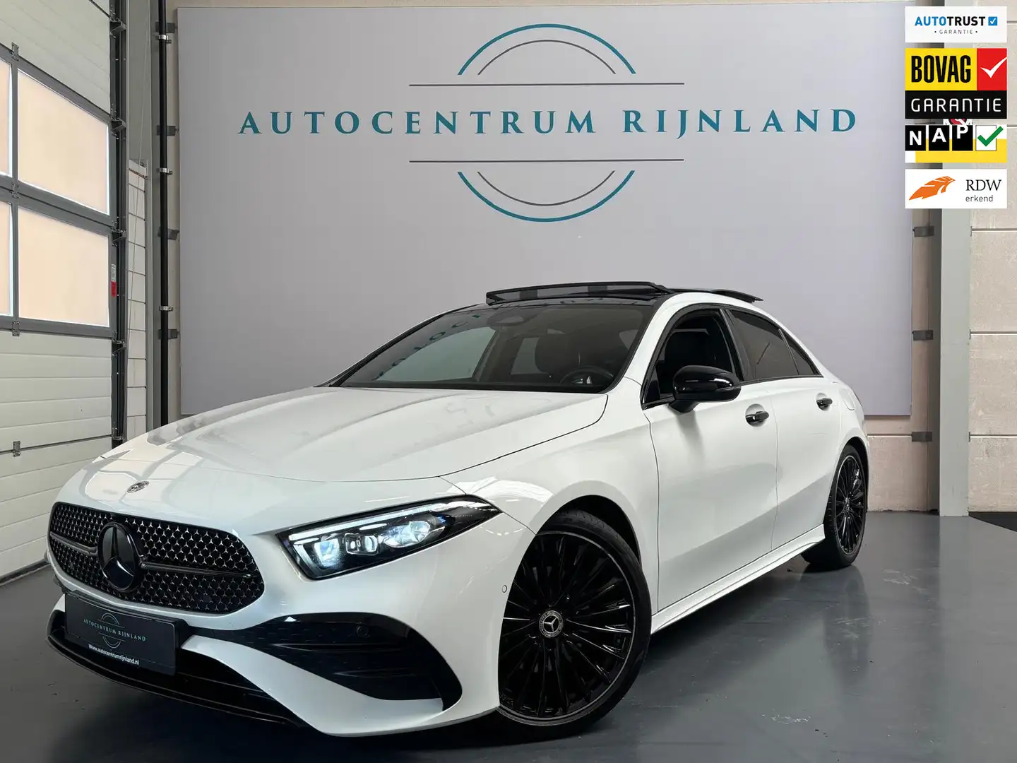 Mercedes-Benz A 180 AMG Line 1 JAAR BOVAG GARANTIE Wit - 1