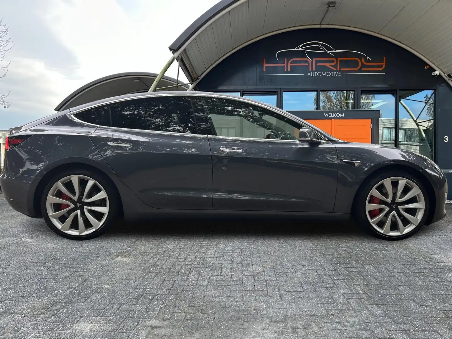 Tesla Model 3 Performance AWD 85% SOH 1e EIG BTW Auto Rijklaarpr Grey - 2