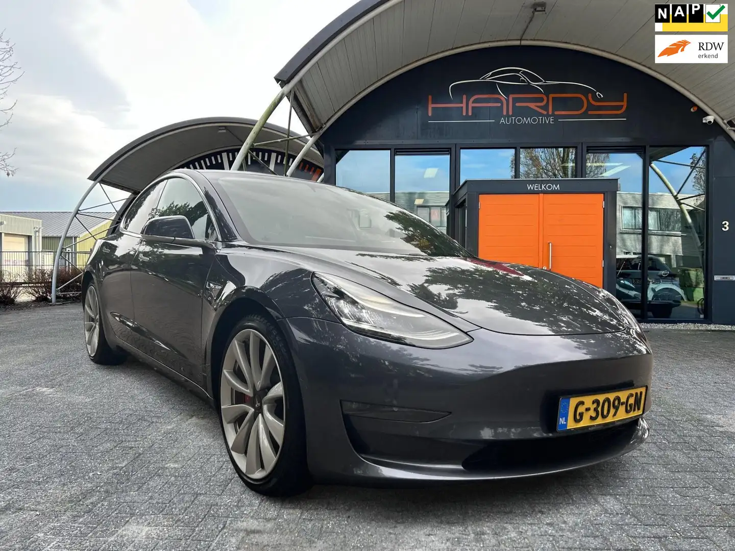 Tesla Model 3 Performance AWD 85% SOH 1e EIG BTW Auto Rijklaarpr Grey - 1