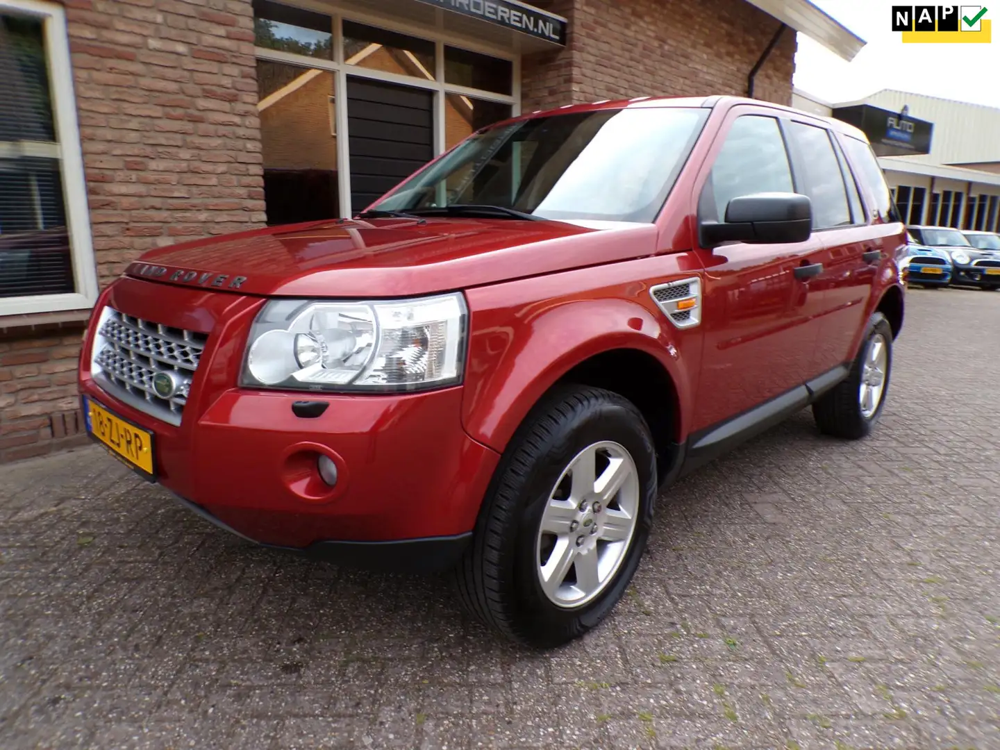 Land Rover Freelander 2.2 TD4 S Piros - 1