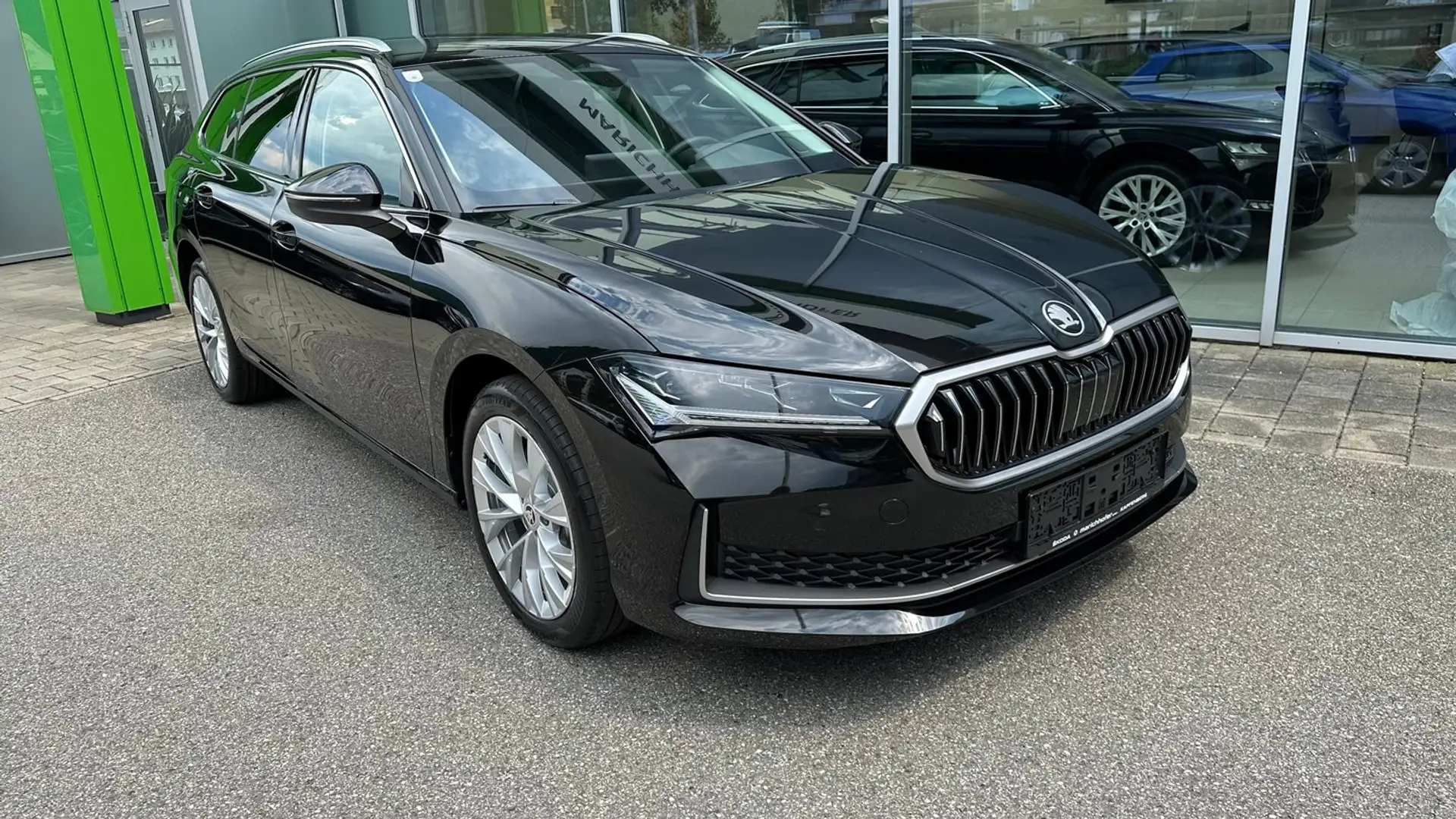 Skoda Superb 4x4 Selection TDI DSG Schwarz - 1