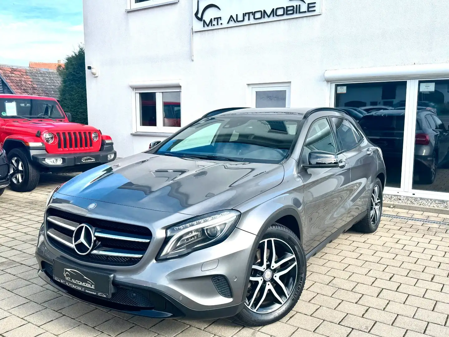 Mercedes-Benz GLA 250 *URBAN*NIGHT-P*4M*STANDH*NAVI*TEMP*KAMERA Gris - 1