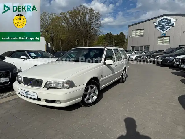 Volvo V70 2.5 Automatik Rarität/133TKM/1.Hand/SHZ/KLIM