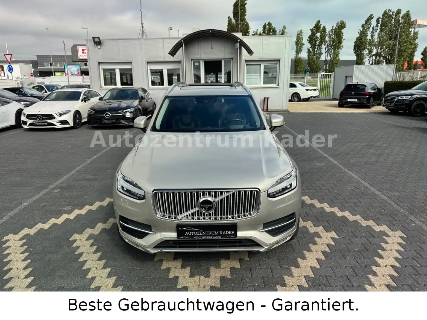 Volvo XC90 Inscription AWD*7 Sitzer*AHK*Pano*Leder*B&W - 2