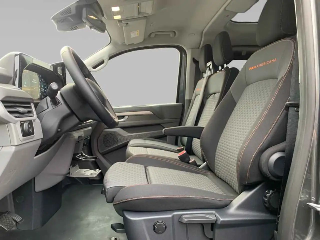 Volkswagen T7 Caravelle PanAmericana 4M Lang 9-S*AHK*PANO*NAV 10