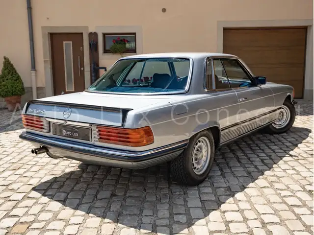 Mercedes-Benz 500 view 3