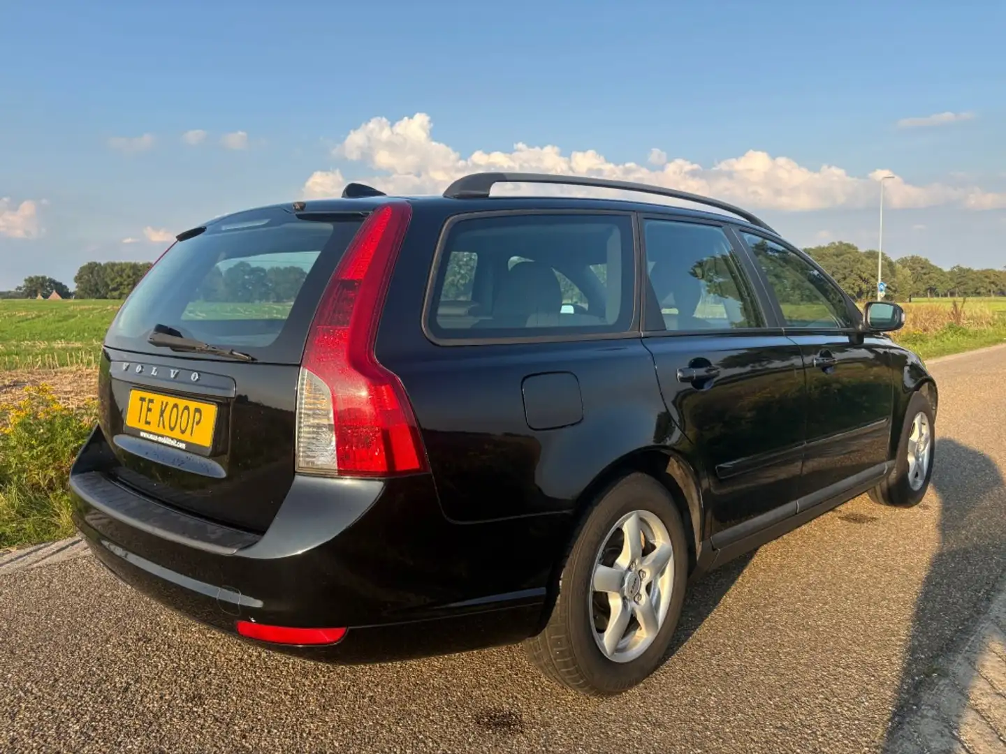 Volvo V50 1.6 / 1E EIGENAAR / AIRCO / NETTE AUTO Zwart - 2