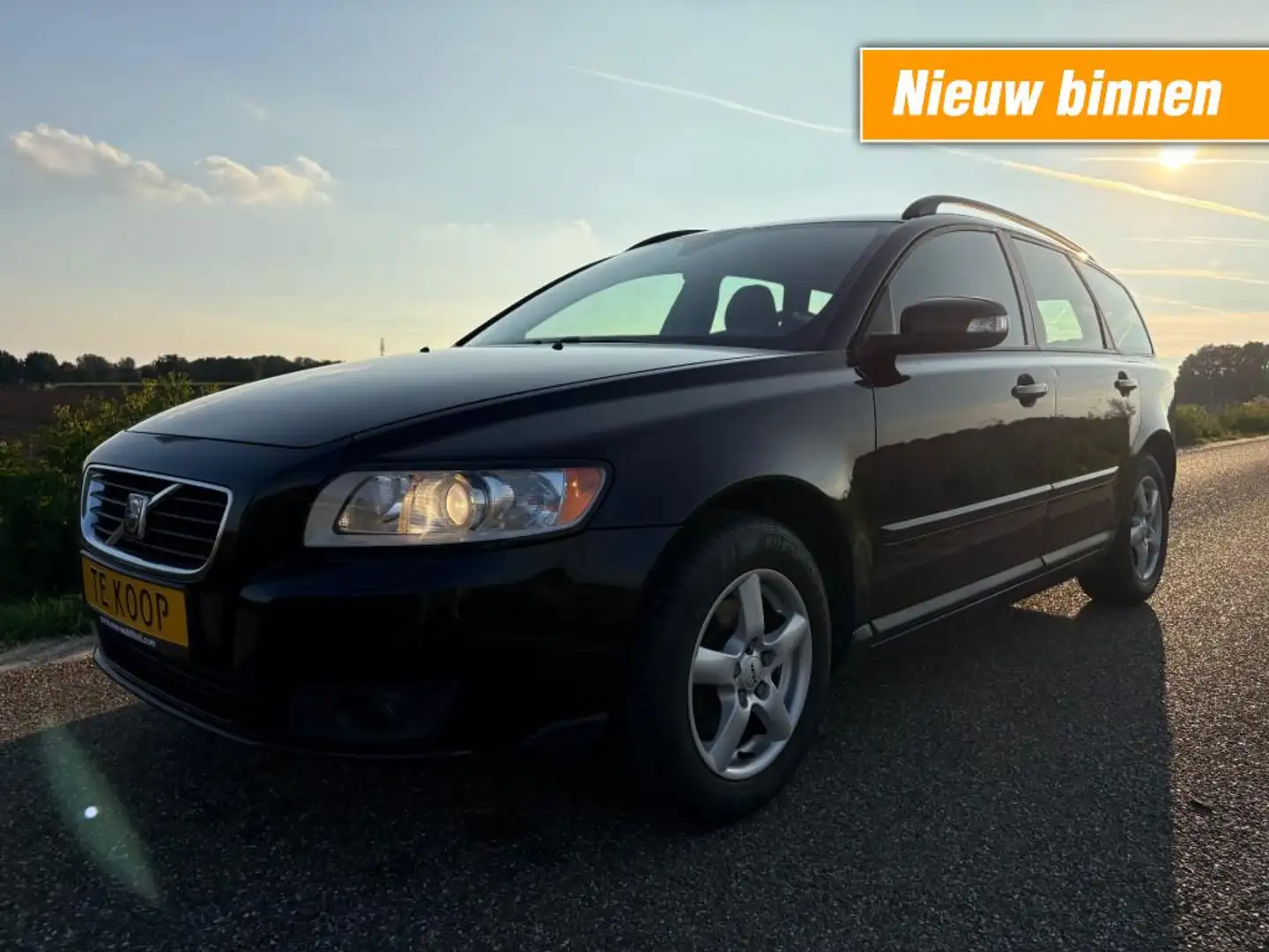 Volvo V50 1.6 / 1E EIGENAAR / AIRCO / NETTE AUTO Zwart - 1