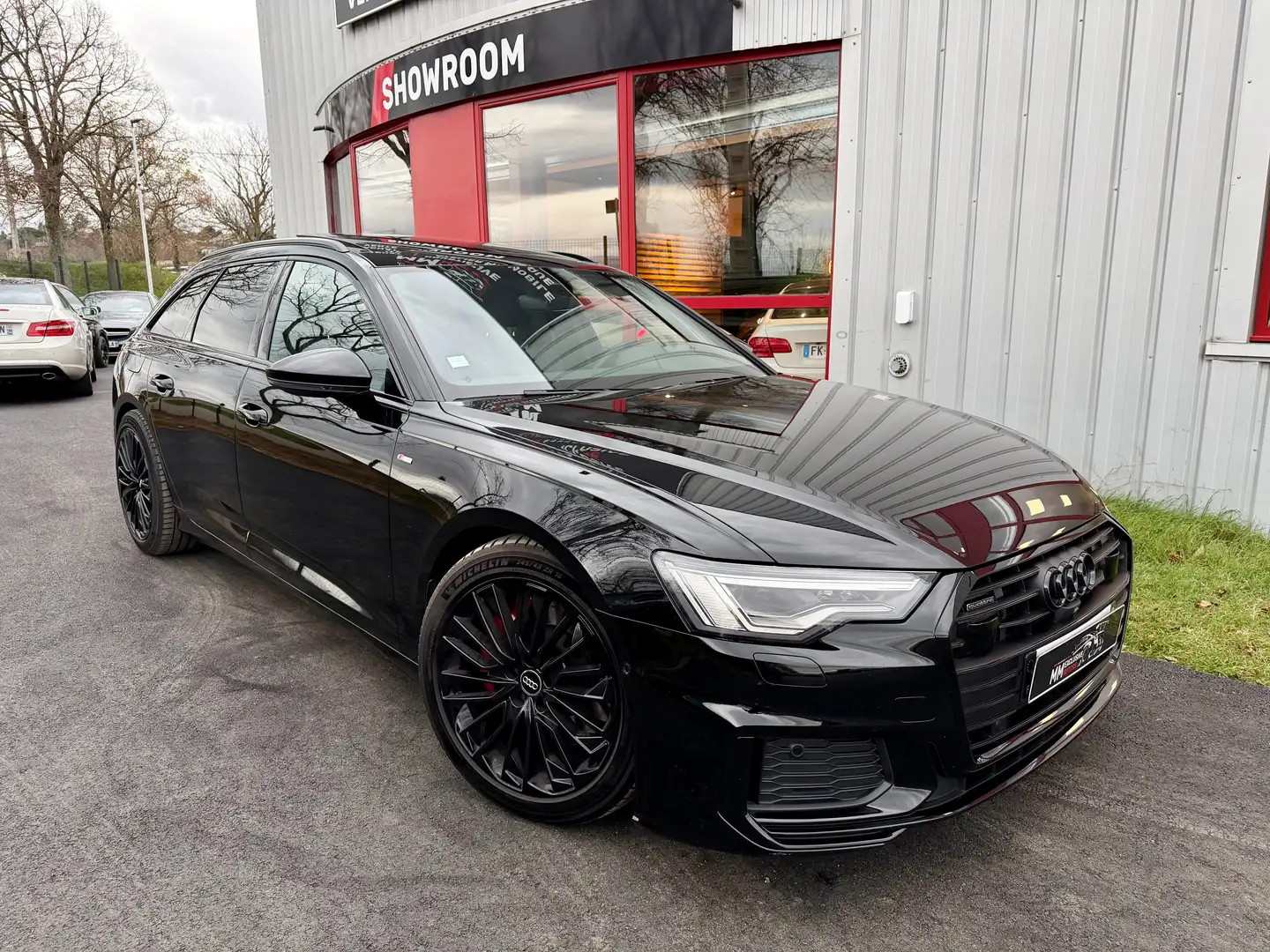 Audi A6 Avant TFSIe 367ch Stronic 7 Quattro Competition Schwarz - 1